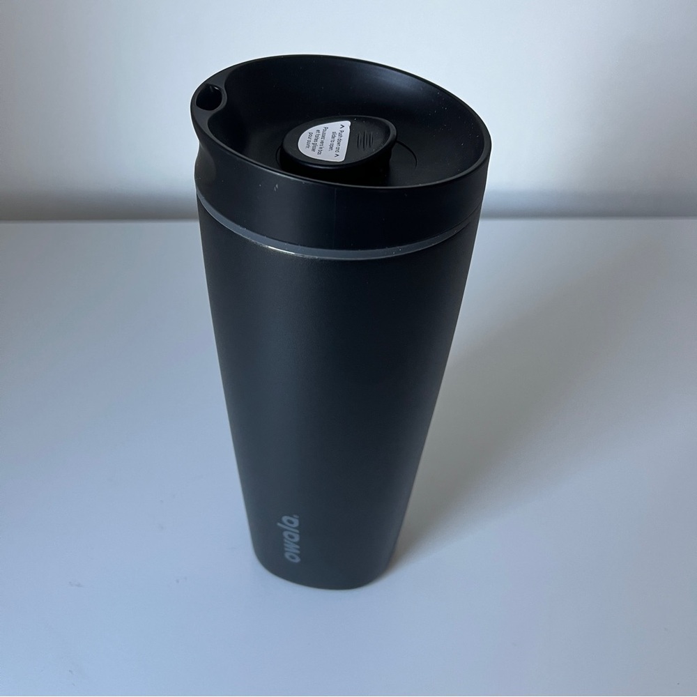 NWOT Owala Smooth Sip Slide 20oz Black Stainless Steel Tumbler